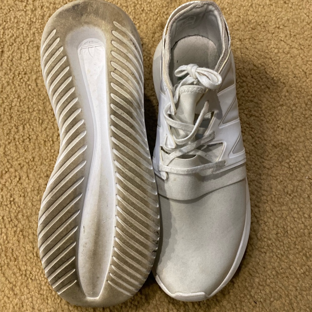 Adidas white sneakers gym shoes size 9.5